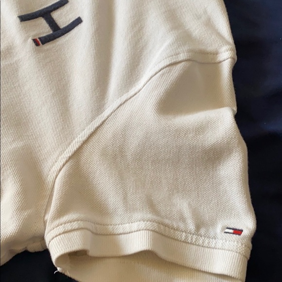 Tommy Hilfiger button up - Picture 2 of 4